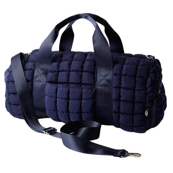 FREE PEOPLE MOVEMENT NAVY BABY QUILTED DUFFLE NWT - Picture 3 of 5